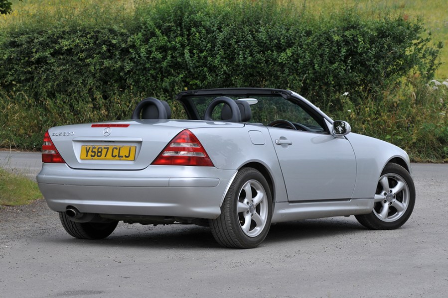 2001 Mercedes R170 SLK 320 Goes for a Drive 