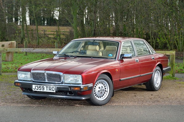 Jaguar-XJ40