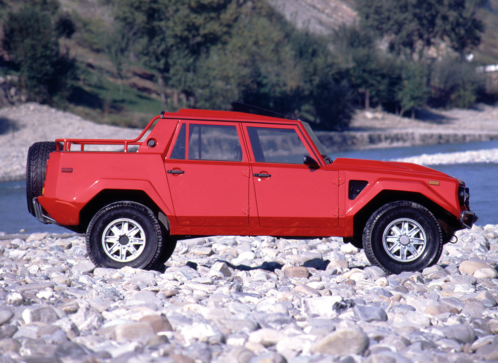 LAMBORGHINI-LM002