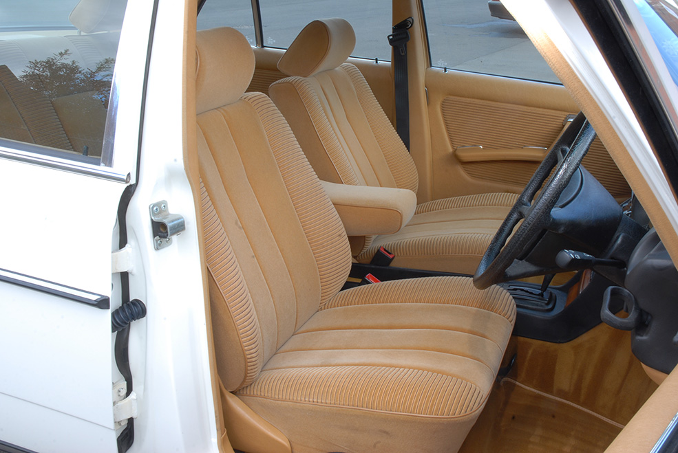 W123 seats outlet