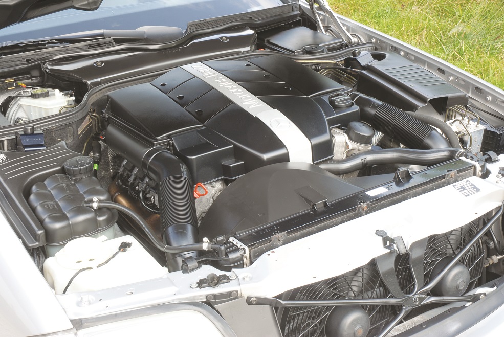 Mercedes R129 SL Engine