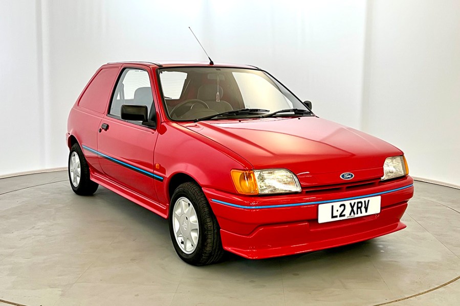 This special-edition Fiesta XRV variant was based on a normally aspirated 1.8-litre diesel panel van, but with extra RS accessories. Wearing an ‘XRV’ numberplate and showing just 37,000 miles, the neatly restored example sold for £8500.