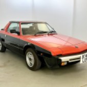 There are not one but two Fiat X1/9 1500s in the sale. This 1984 VS model in red over black with a matching black leather interior shows 40,000 miles and comes with lots of history. It’s guided at £5000-£7000.