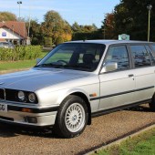 There were a couple of BMW E30 Tourings in the sale, including this 1990 325i. Offered with no reserve, it was a manual example with smart leather seats and showed a mere 74,936 miles, so it was no surprise to see it achieve £14,040.