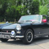Looking very smart with its bold red interior, this 1972 MG Midget was subject to a full restoration between 2007-2010 that included a rebuilt engine. It was estimated at £4500-£6500 but managed to sell for £7260.