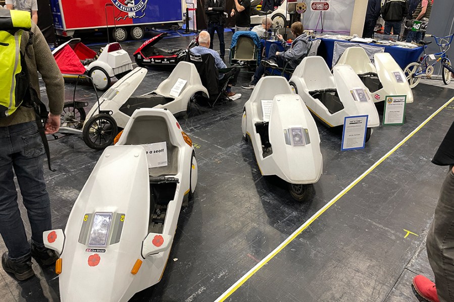 It’s a fair bet that this many C5s haven’t been seen together in one place since the mid 1980s. The 40th anniversary display by the Sinclair C5 Owners’ Club included a coin-operated C5 and a Lotus prototype