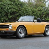 If the TR3A was just a little too old for you, this lovely 1972 TR6 might’ve been more appeal. Resplendent in Saffron Yellow and sporting numerous tasteful upgrades including Mazda MX-5 seats, it beat its £12,000-£15,000 estimate to be hammered away for an impressive £23,100.