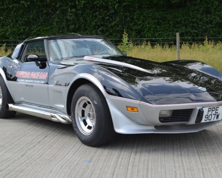 This 1978 Chevrolet Corvette C3 Anniversary Pace Car is one of few replicas built to celebrate 25 years of the Corvette. With just 62,000 miles on the odometer and smart two-tone paintwork (complemented by side-pipe exhausts), it’s guided at £17,000–18,000.