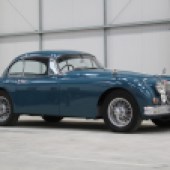 The sale’s potential headliner is this 1958 Jaguar XK150 SE FHC. An original ‘matching numbers’ UK right-hand drive example, it’s been fully restored to a high standard and looks great in Cotswold Blue with a grey interior, justifying its £55,000–60,000 guide price.