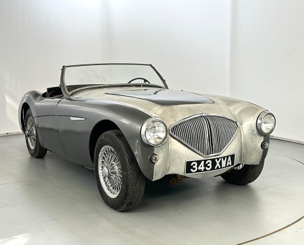 A rare example of the pre-3000 Big Healey, this 1955 Austin-Healey 100 is the sought-after BN2 model and sports tidy bodywork and a pleasingly patinated interior. It’s estimated at £18,000-£20,000.