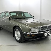 With just 4000 miles from new and in seemingly excellent condition, this 1987 Daimler 3.6 is surely one of the nicest XJ40s in the country. Sort the baggy headlining and you’ll have a museum-quality classic for an estimated £14,000–18,000