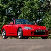 Yet another low-mileage car in the sale is this Honda S2000. A late example from 2009, it’s had just one owner and has covered a mere 14,373 miles. ULEZ compliant and hugely attractive, it’s guided at £17,000-£22,000.