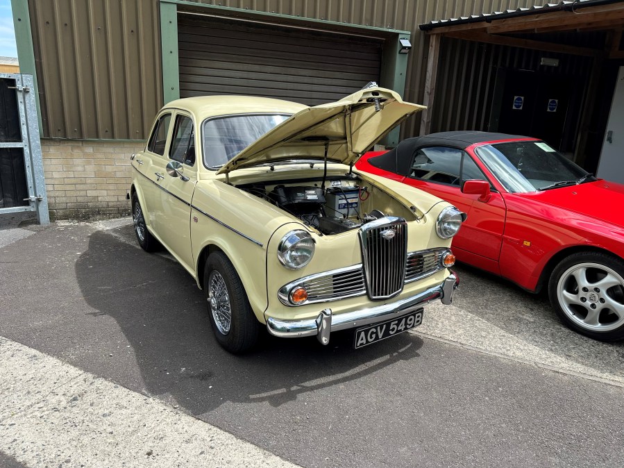 This 1964 Wolseley 1500 looked smart in pale yellow and sat on wire wheels. It was estimated at a modest £2300-£2500 but was sold for a hammer price of £3800 to a buyer from Devon who plans on using it as a daily driver