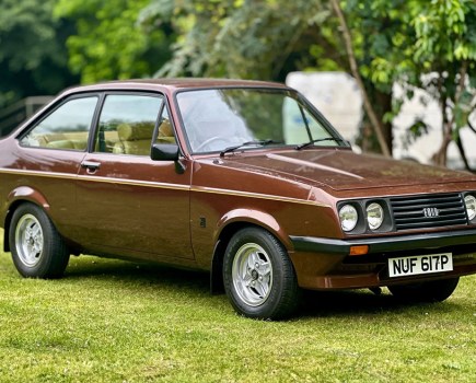 Formerly owned and uniquely specced with automatic transmission by Henry Ford II, this 1976 Ford Escort RS2000 cut a dash in Roman Bronze Metallic and sold for an impressive £59,063