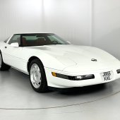 This 1992 Corvette C4 Coupe has a meagre 15,000 miles to its name and looks striking in white. The nicely paired red leather interior is very tidy looking and helps earn the car a £10,000–14,000 estimate