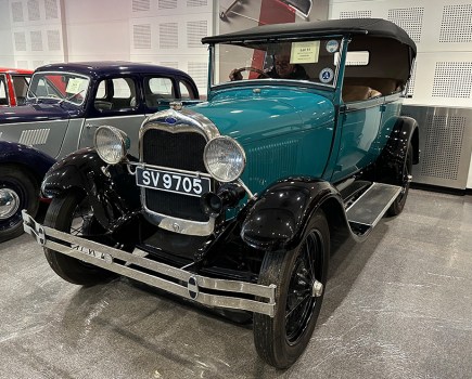 Headlining a strong pre-war contingent was this 1928 Ford Model A Phaeton Tourer, which had previously undergone a full nut-and bolt rebuild. Thought to be one of the best available, it matched its upper guide to sell for £20,000 plus fees