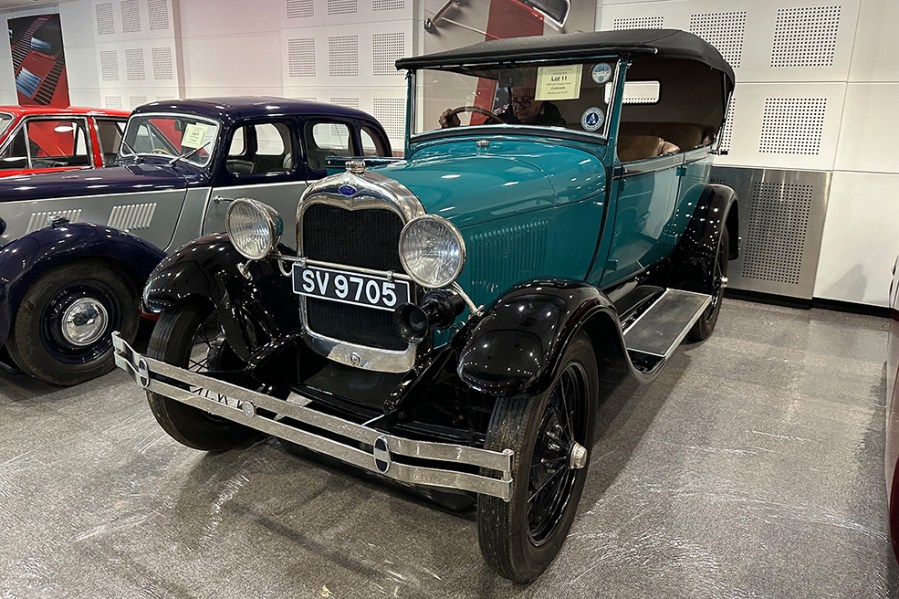 Headlining a strong pre-war contingent was this 1928 Ford Model A Phaeton Tourer, which had previously undergone a full nut-and bolt rebuild. Thought to be one of the best available, it matched its upper guide to sell for £20,000 plus fees