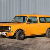 Everyone in the office agreed that this 1981 Mini Clubman Estate looks fantastic. Standing out in what looks like 1275GT Bronze Yellow and sitting pretty on bronze Slotmags, it appears tidy cosmetically with an interior ripe for smartening up – the estimate is a temptingly low £2000–3000