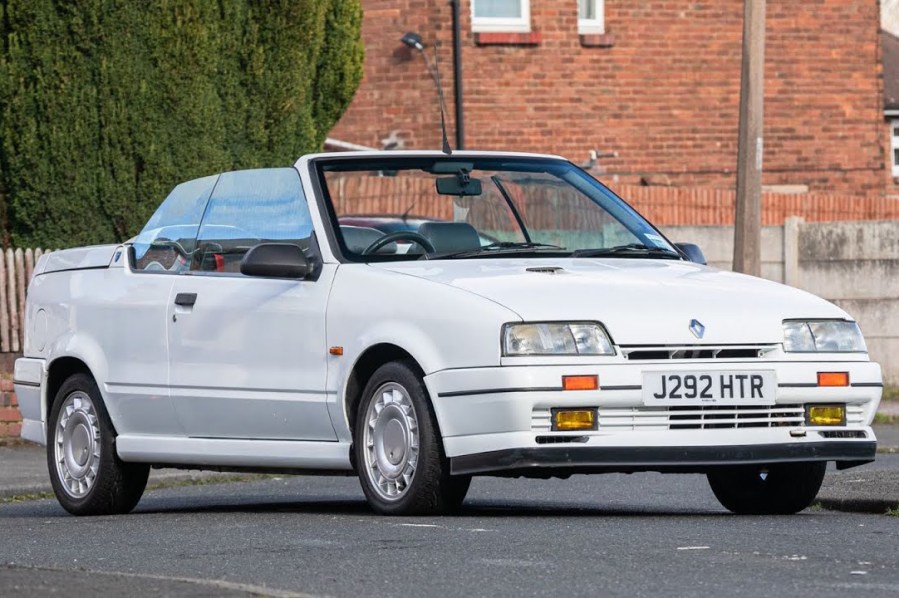 Surely unique on the market right now is this uber cool 1992 Renault 19 16v Cabriolet. Smart in Glacier White and boasting a fresh mohair hood, this original UK car shows just 54,000 miles and earns itself an £8000–10,000 estimate