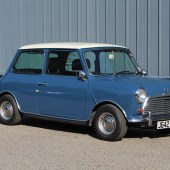 One of several Mini in the sale, this smart example began life as a 1991 Rover Mini Cooper but had been given to the retro treatment to make it resemble an Island Blue Mk2 Cooper from the late ’60s. It looked smart throughout and boasted a rebuilt engine, justifying the £8600 hammer price