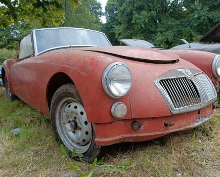 Another left-hand drive MG, this MGA was one of several in the sale and although it was very much a restoration project it came with a right-hand drive steering column for a conversion. Apparently imported in 1989, it was unregistered in the UK and sold for £4000