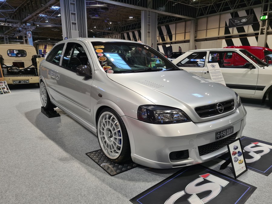 Dave Wootton’s 2004 Vauxhall Astra GSi Turbo – the final one built – was rebuilt on his driveway as therapy after losing his grandad, who loved Saturday rides in it. Now pushing 336bhp and featuring show-stopping detailing, the immaculate hatch was voted the winner of this year’s contest