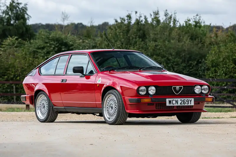 One of three cars offered from Jeremy Clarkson’s collection is 1983 Alfa Romeo GTV6 used by Clarkson, which starred in The Grand Tour’s ‘Well Aged Scotch’ episode first broadcast in 2019. Today it has covered just 28,315 miles and will be offered with no reserve.